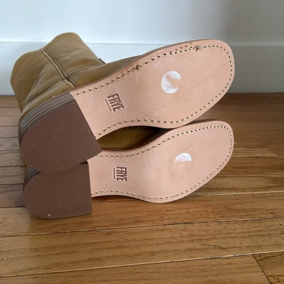 Frye Campus Boots Banana - Picture 6 of 7